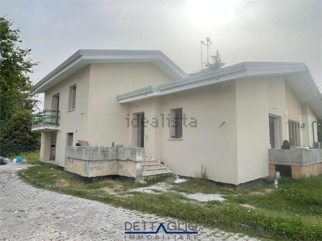 Villetta bifamiliare in vendita di 146 m² in Via Comunetto