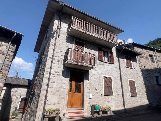 Villetta bifamiliare in vendita di 146 m² in Via Rocchi, 1