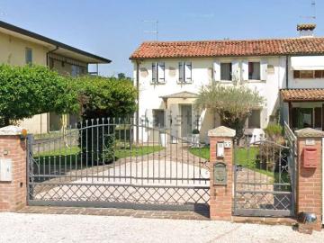 Villetta bifamiliare in vendita di 146 m² in Via San Daniele, 55