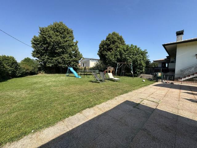 Villetta bifamiliare in vendita di 146 m²
