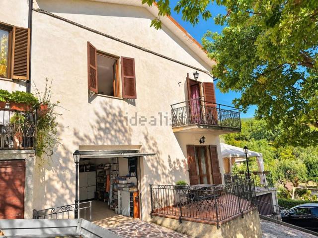 Villetta bifamiliare in vendita di 148 m² in Frazione Pompagnano