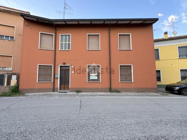Villetta bifamiliare in vendita di 148 m² in Strada Zara Chiaviche, 11
