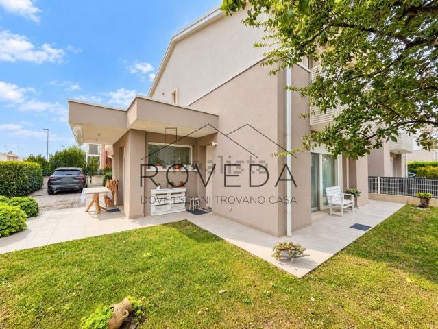 Villetta bifamiliare in vendita di 148 m² in Via Guizzetti