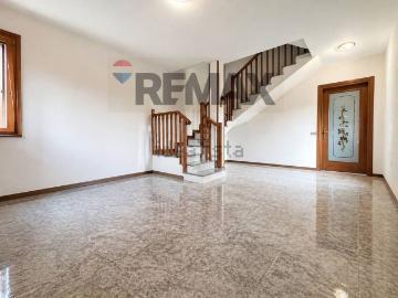 Villetta bifamiliare in vendita di 148 m² in Via Judrio, 3