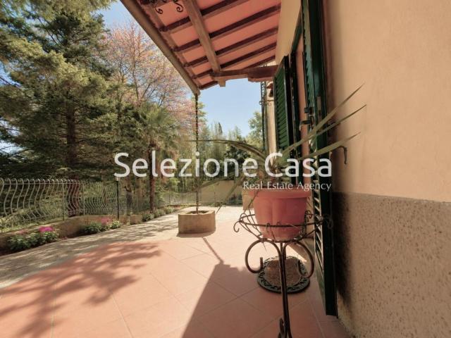 Villetta bifamiliare in vendita di 148 m² in Via Mazzana, 24