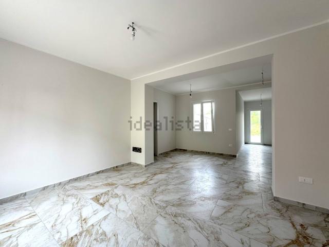 Villetta bifamiliare in vendita di 148 m² in Via Roma, 5