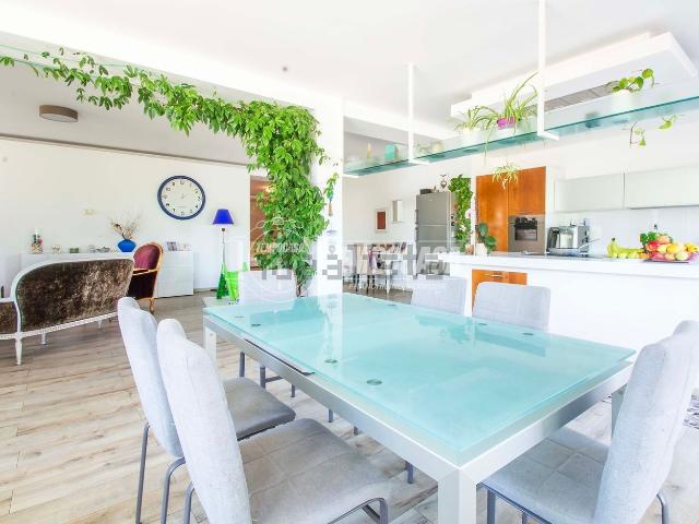 Villetta bifamiliare in vendita di 148 m² in Viale dello Sport, 18