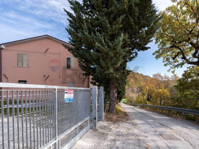 Villetta bifamiliare in vendita di 149 m² in Contrada Forchiusa, 80