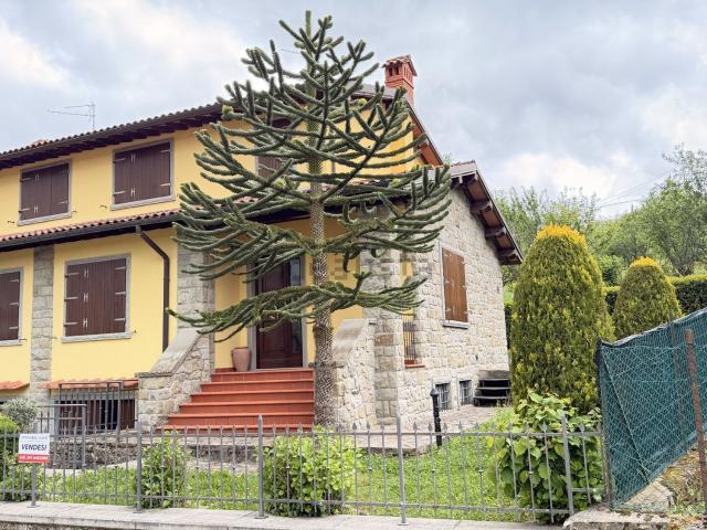 Villetta bifamiliare in vendita di 149 m² in Località Caiano