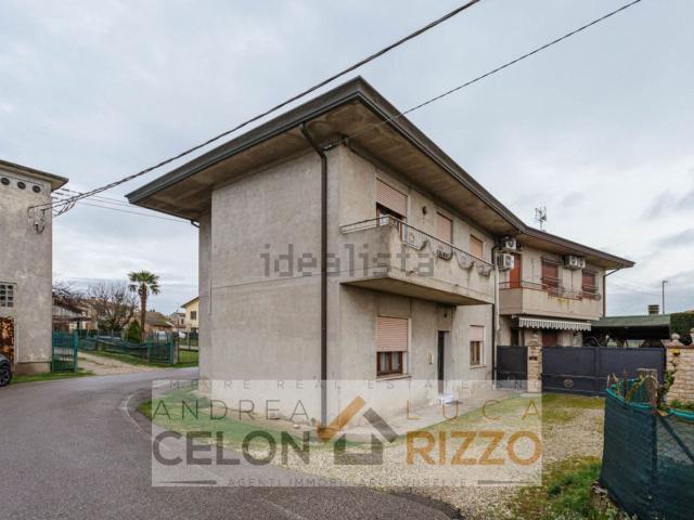 Villetta bifamiliare in vendita di 149 m² in Via F.lli Bandiera, 46