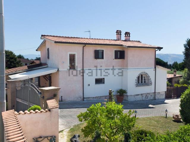 Villetta bifamiliare in vendita di 149 m² in Via Leonardo Da Vinci, 2