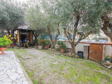 Villetta bifamiliare in vendita di 153 m² in Via Galileo Galilei, 6