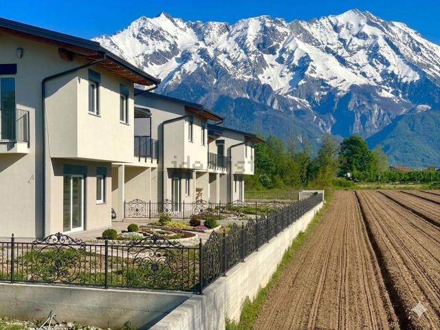 Villetta bifamiliare in vendita di 153 m² in Via Martiri della Libertà, 67