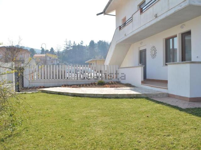Villetta bifamiliare in vendita di 153 m² in Via Po, 21
