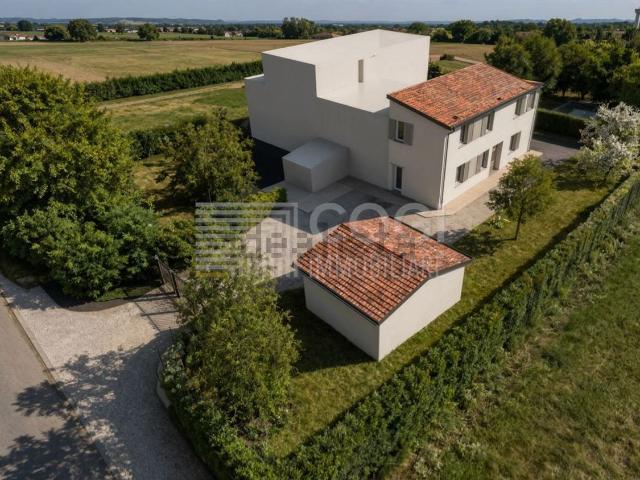 Villetta bifamiliare in vendita di 153 m²