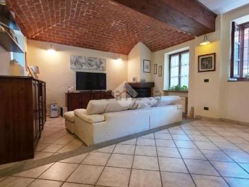 Villetta bifamiliare in vendita di 150 m² in Corso Luciano Beltramo, 25
