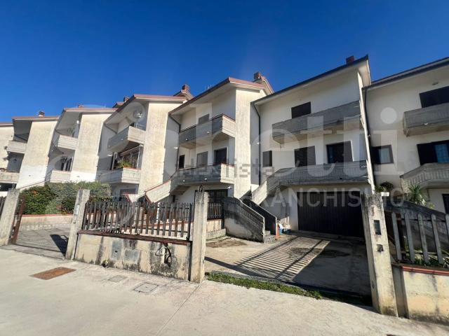 Villetta bifamiliare in vendita di 150 m² in Via Isernia, 4