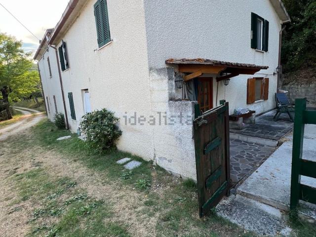 Villetta bifamiliare in vendita di 150 m² in Frazione Bellisio Solfare, località Luchino