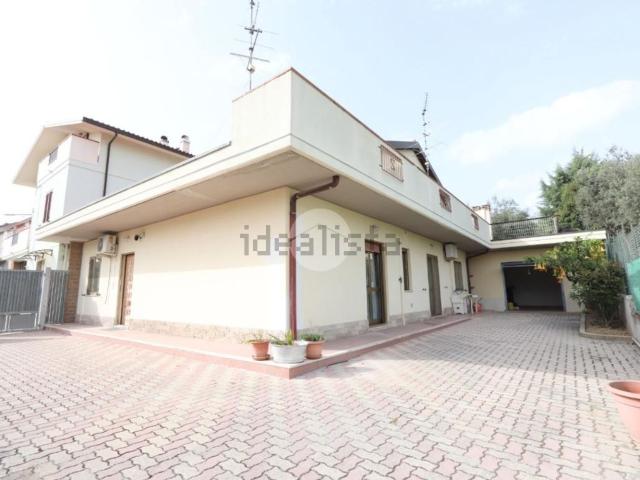 Villetta bifamiliare in vendita di 150 m² in Strada Vicinale Isidoro, 8
