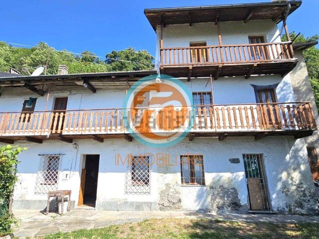 Villetta bifamiliare in vendita di 150 m² in Strada Comunale del Colle