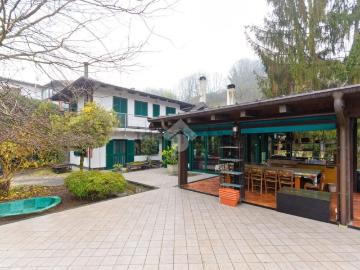 Villetta bifamiliare in vendita di 170 m² in Strada dei Goffi, 99