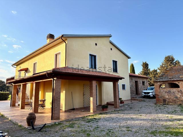 Villetta bifamiliare in vendita di 150 m² in Strada della Valle