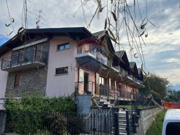Villetta bifamiliare in vendita di 150 m² in Via Tonale della Mendola