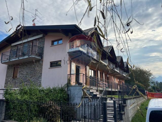 Villetta bifamiliare in vendita di 150 m² in Via Tonale della Mendola