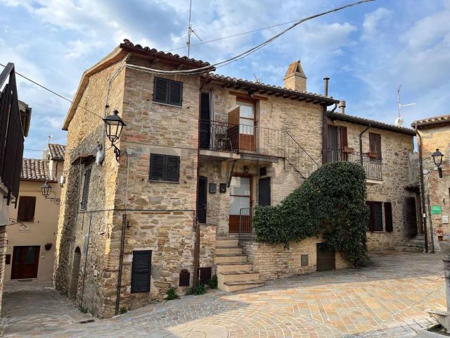 Villetta bifamiliare in vendita di 150 m² in Via Torre del Colle