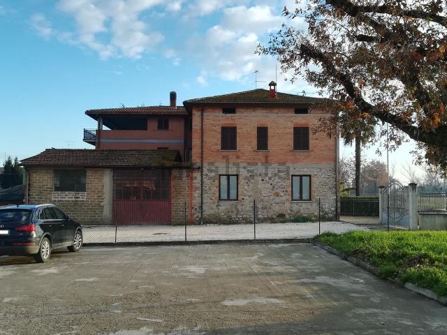 Villetta bifamiliare in vendita di 150 m² in Via Tuderte