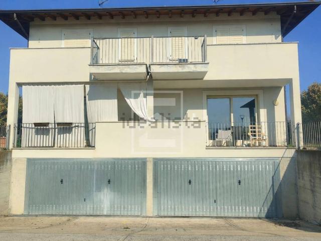 Villetta bifamiliare in vendita di 150 m² in Via Valtenesi