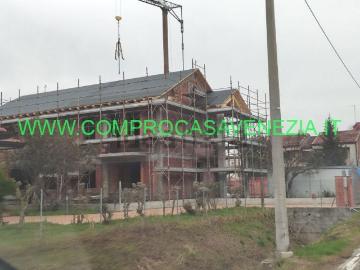 Villetta bifamiliare in vendita di 150 m² in Via Villabona