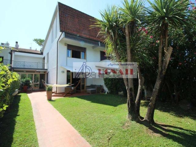 Villetta bifamiliare in vendita di 150 m² in Via A. Gramsci