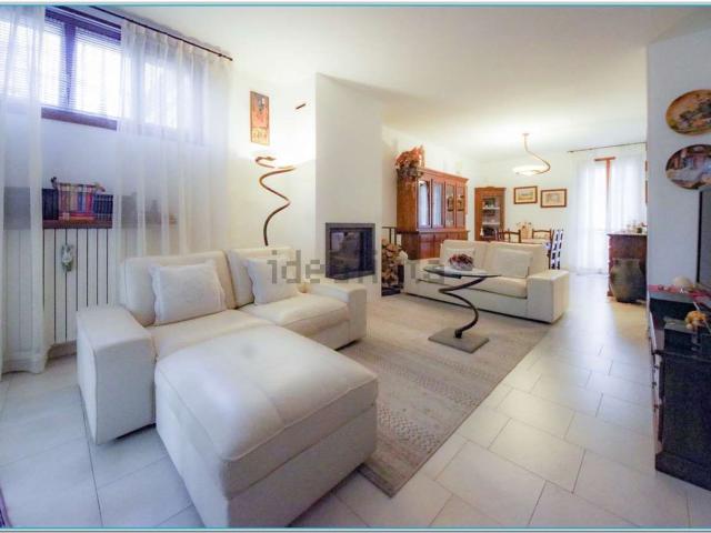 Villetta bifamiliare in vendita di 150 m² in Via Antonio Gramsci, 15