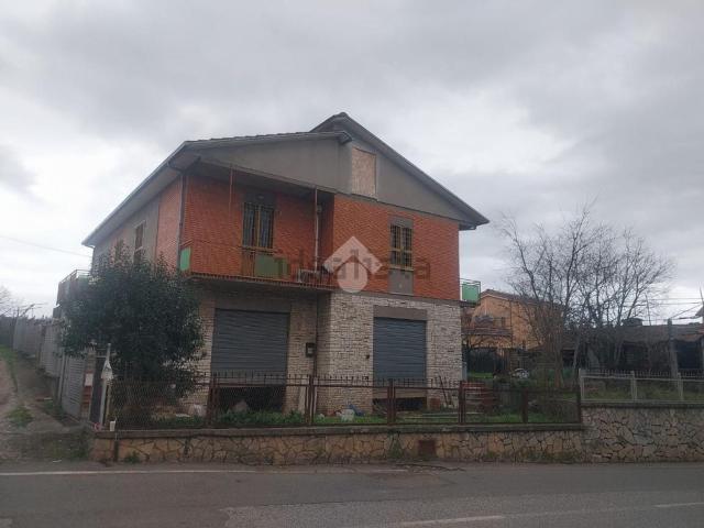 Villetta bifamiliare in vendita di 150 m² in Via Arturo Toscanini, 2