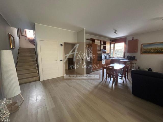 Villetta bifamiliare in vendita di 150 m² in Via B. Trento