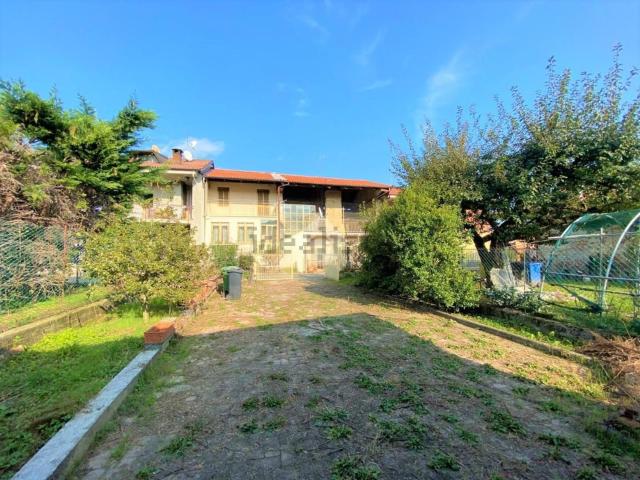 Villetta bifamiliare in vendita di 150 m² in Via Barbania, 32