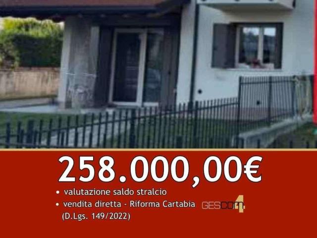 Villetta bifamiliare in vendita di 150 m² in Via Camacici