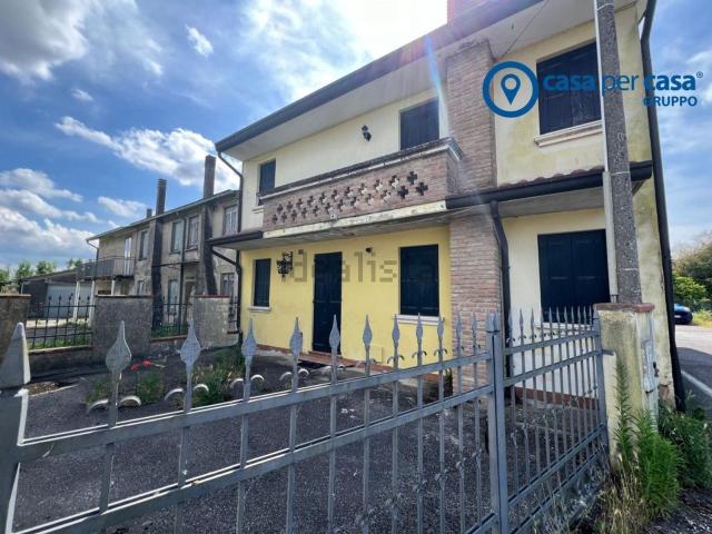 Villetta bifamiliare in vendita di 150 m² in Via Canalnuovo