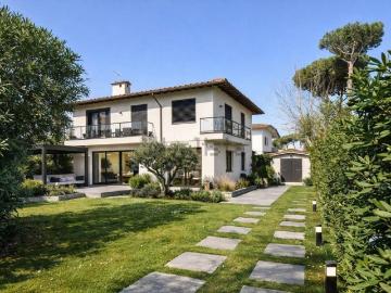 Villetta bifamiliare in vendita di 150 m² in Via Canova