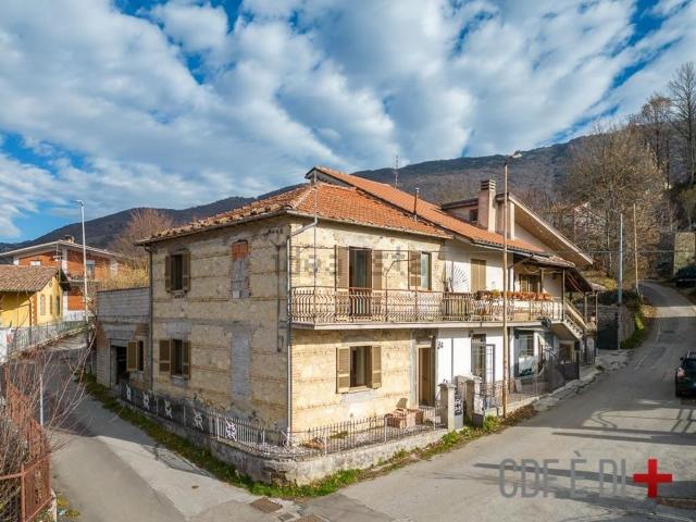 Villetta bifamiliare in vendita di 150 m² in Via Castagneta