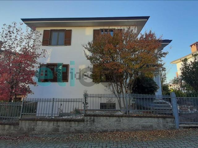 Villetta bifamiliare in vendita di 150 m² in Via Case Vecchie, 9