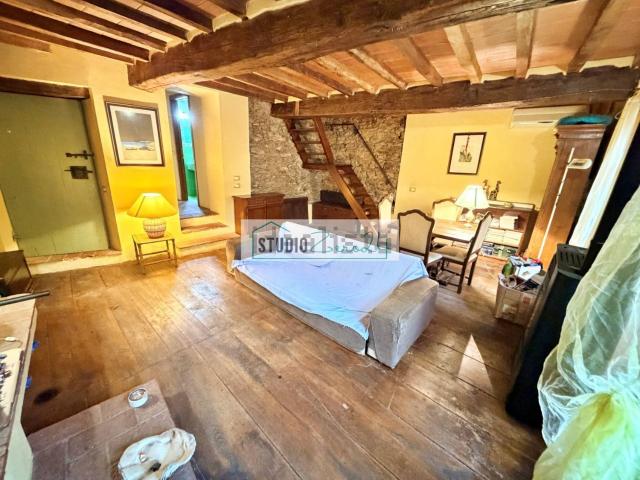 Villetta bifamiliare in vendita di 150 m² in Via dei Portici