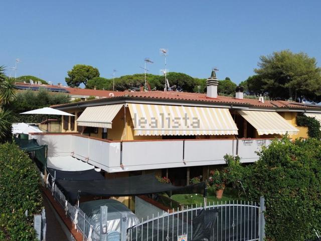 Villetta bifamiliare in vendita di 150 m² in Via dei Pioppi