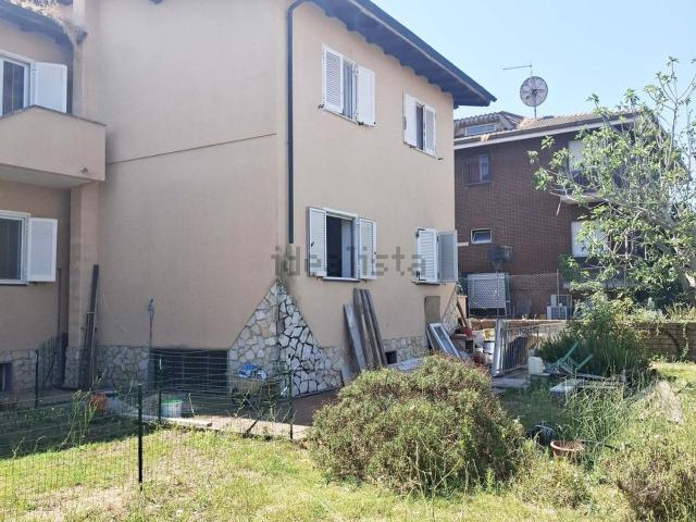 Villetta bifamiliare in vendita di 150 m² in Via dei Redattori