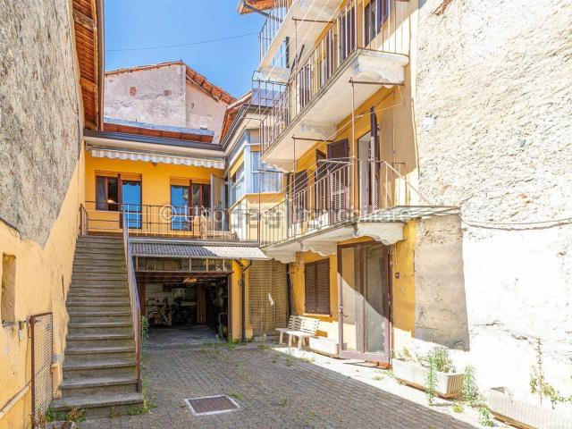 Villetta bifamiliare in vendita di 150 m² in Via del Castello, 34
