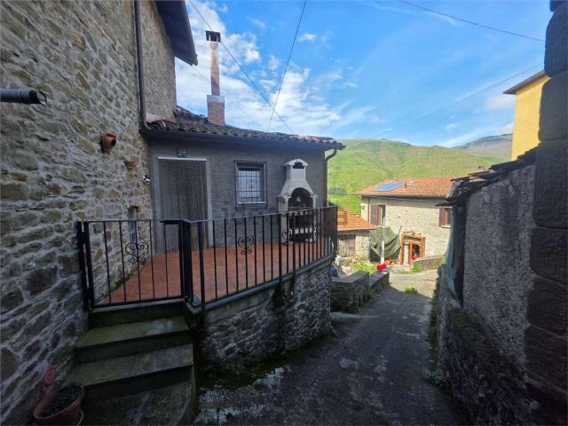 Villetta bifamiliare in vendita di 150 m² in Via del Fornaccio, 12