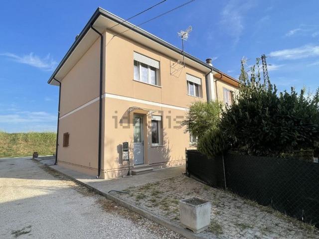 Villetta bifamiliare in vendita di 150 m² in Via del Porto
