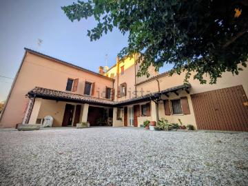 Villetta bifamiliare in vendita di 150 m² in Via del Primaro, 61