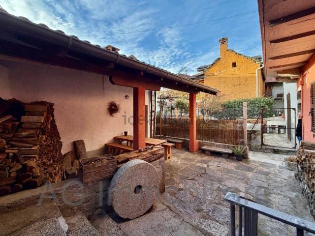 Villetta bifamiliare in vendita di 150 m² in Via dell&apos Assunta, 20